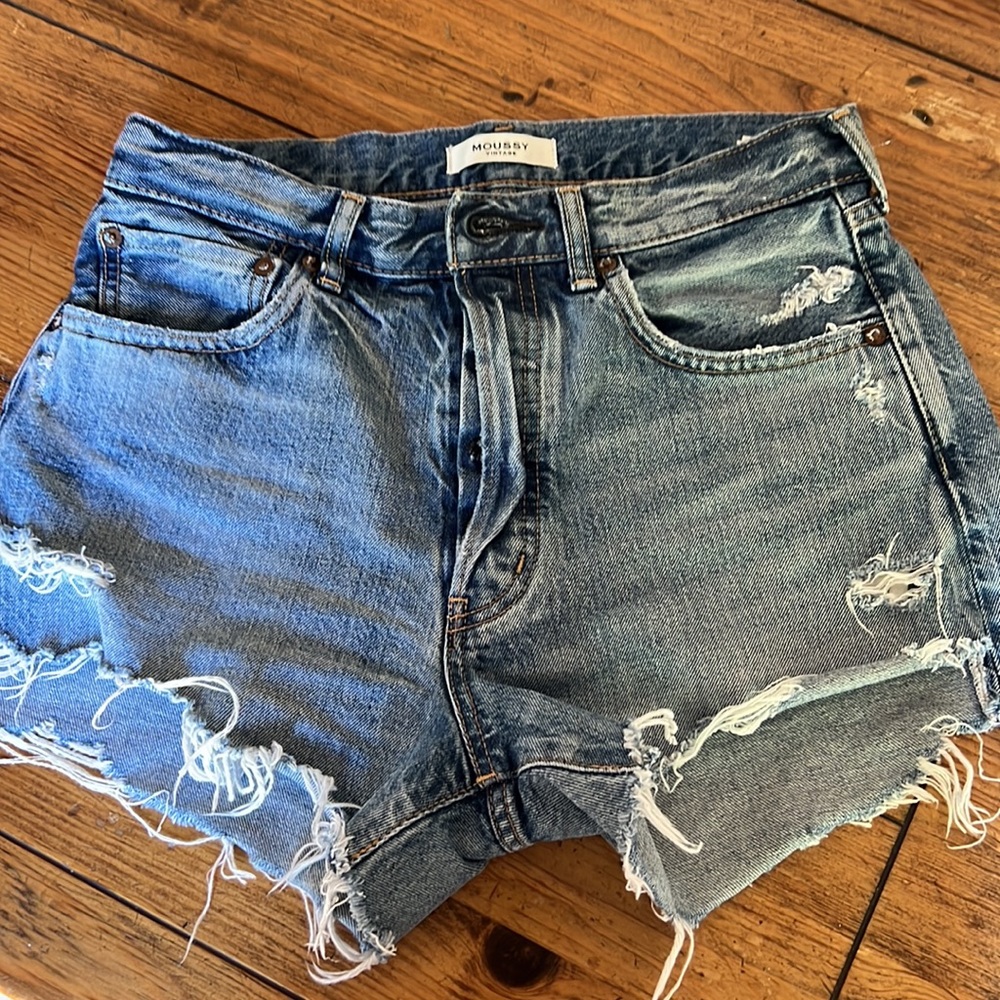 High wasted denim shorts